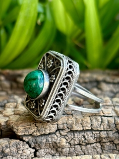 Antiguo anillo de plata y malaquita excelente diseño - comprar online