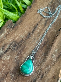 Antigua cadena de plata con dije malaquita - comprar online
