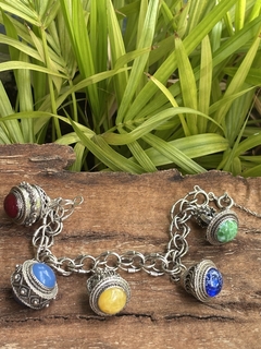 Pulsera de plata con piedras naturales