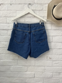 Short jeans