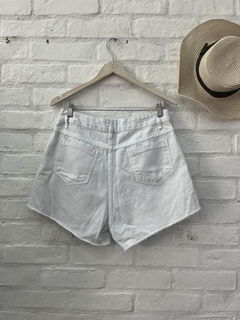 Short branco