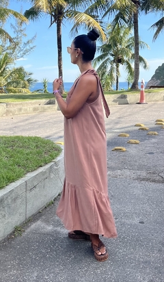 Vestido ombro só liso