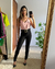 Calça montaria skinny com fivela em metal