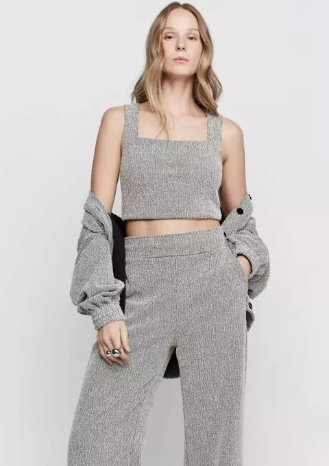 Top Cropped Texturizado Alças Médias - Cinza