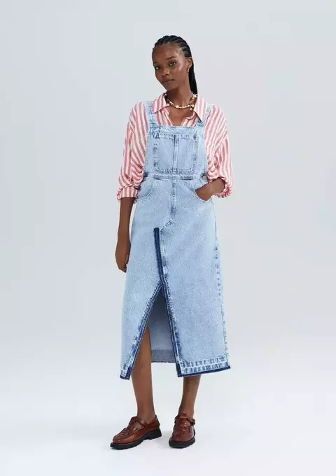 Salopete Jeans Longa Com Fenda - Azul