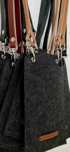 Porta celular (Pre-order) - Flor Bianchini designer