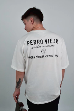 Remera Moments WHITE - Perro Viejo Clothes 