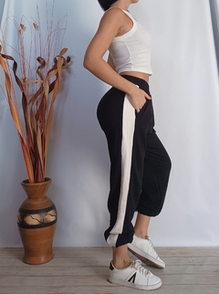Jogging combinado frisa negro en internet