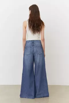 Jean Mari - Reina Mora