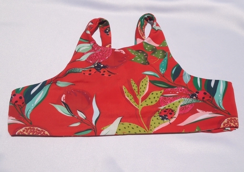 top vermelho joaninhas