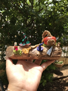 Coleção Outros Mundos ✨ Incensário Casa da Bruxa