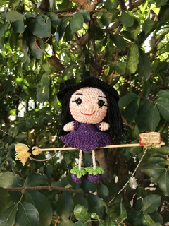 Bruxinha com signo/arquétipo ou objeto de poder ✨ na internet