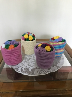 Vasinho se transforma boneca Amigurumi - loja online
