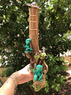 Coleção Outros Mundos ✨ Incensário ETs na Terra