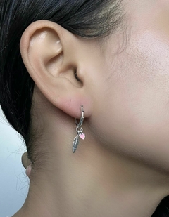 Argola pena com pingente rosa Prata 925 na internet