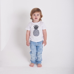 Calça Jeans Slim Clara na internet