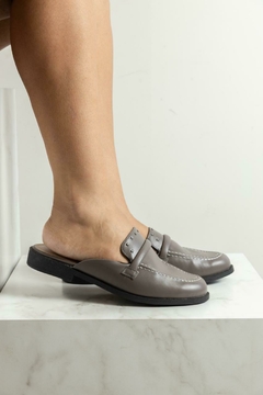 Mule Gray Sua Cia