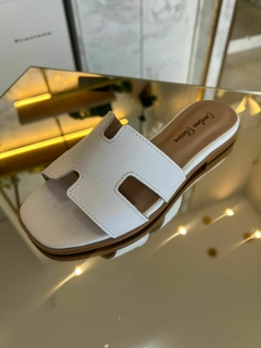 Flat Hermes em Couro Carolina Oliveira - carolina oliveira