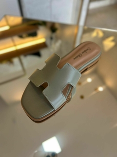 Flat Hermes em Couro Carolina Oliveira - comprar online