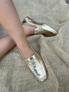 Mocassim Liso em Couro Bico Quadrado Carolina Oliveira - comprar online