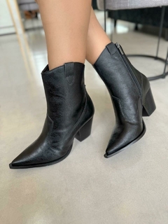 Bota Alma Carolina Oliveira - comprar online