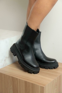 Bota Angel Preta Carolina Oliveira - comprar online