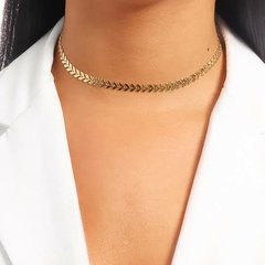 Colar choker escama