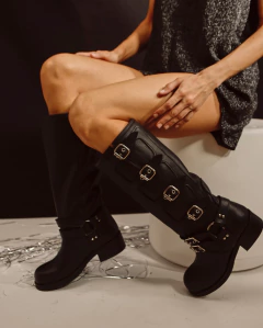 BOTA MIU MIU NEGRO en internet