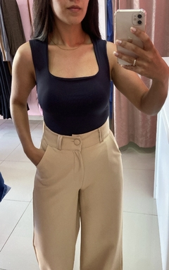 Body regata com decote quadrado - comprar online