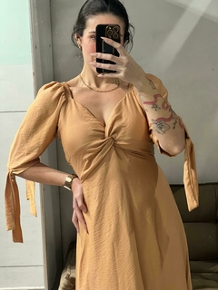 Vestido Alexa - Bege na internet