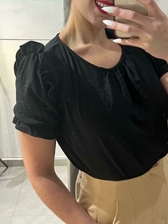 Blusa em crepe Luma na internet