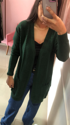 Cardigan em modal - Verde militar na internet