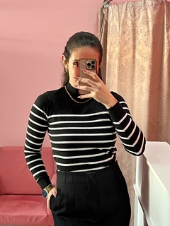 Imagem do Blusa listrada manga longa Daphne - Preta