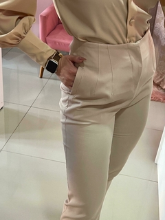 Calça Cassia - Bege - comprar online