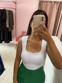 Body regata com decote quadrado - loja online