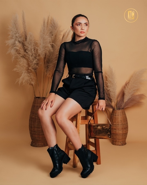 Bota com salto bloco cod: 2128