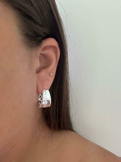 ARGOLA LARISSA TAM G - SEMIJOIA - comprar online