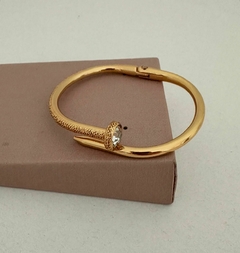 BRACELETE PREGO PONTO DE LUZ BANHADO NO OURO 18K - VERNIZ ITALIANO