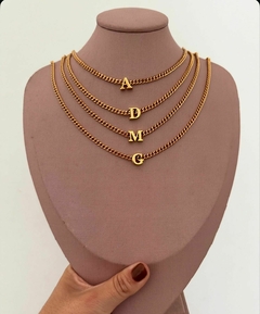 COLAR INICIAL BANHADO NO OURO 18K - VERNIZ ITALIANO - comprar online