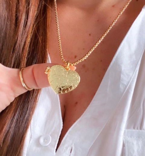 COLAR RELICARIO CORAÇÃO - VERNIZ ITALIANO