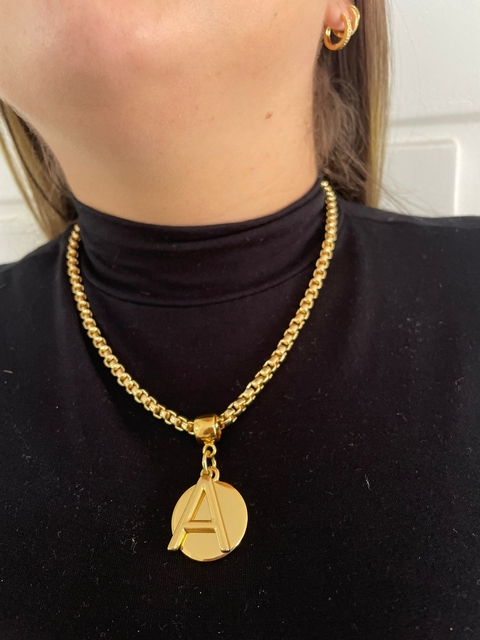 COLAR ISADORA INICIAL - VERNIZ ITALIANO