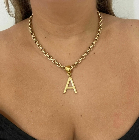 COLAR BRENDA PERSONALIZADO INICIAL - VERNIZ ITALIANO