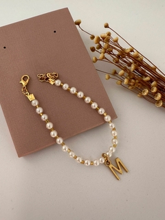 PULSEIRA REBECA PEROLAS INICIAL - FOLHEADO OURO - comprar online