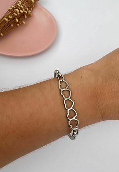 BRACELETE CORAÇÕES - VERNIZ ITALIANO na internet