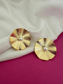 BRINCO PLACA MARTELADO - FOLHEADO OURO - comprar online