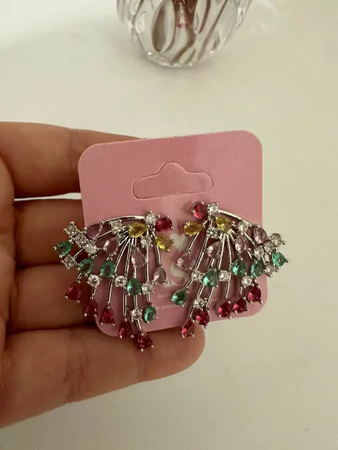 BRINCO MARTA ZIRCÔNIA COLORIDA - FOLHEADO PRATA