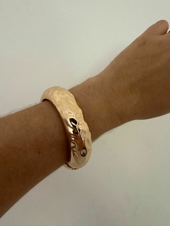 BRACELETE JULIA MARTELADO na internet