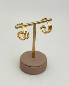 ARGOLA SAMANTHA BANHADA NO OURO 18K- VERNIZ ITALIANO - comprar online