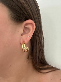 ARGOLA SAMANTHA BANHADA NO OURO 18K- VERNIZ ITALIANO na internet