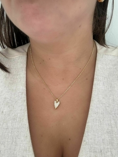 COLAR ANNE CORAÇÃO CRAVEJADO - BANHADO NO OURO 18K - comprar online